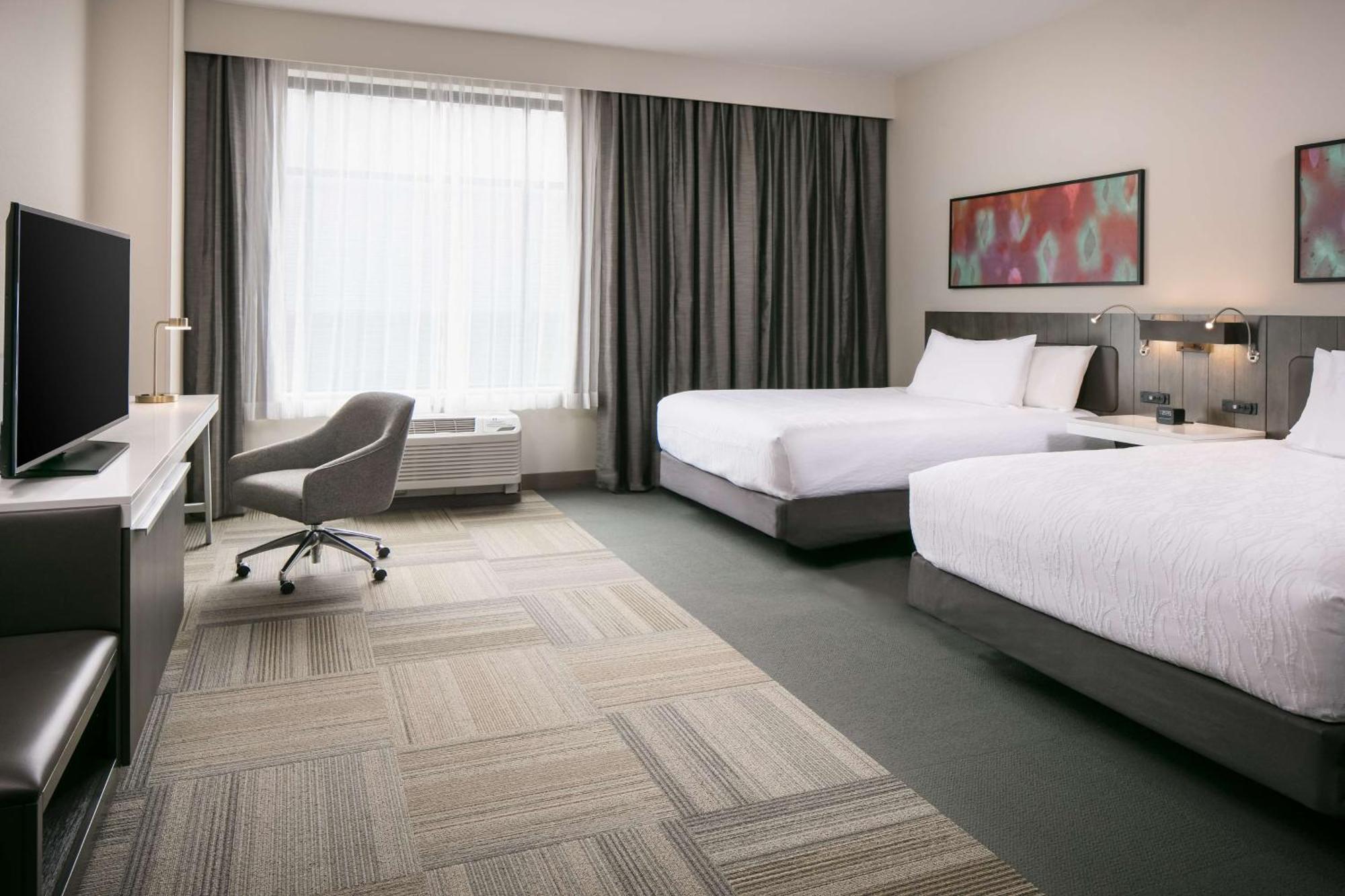 Hilton Garden Inn Iowa City Downtown University Экстерьер фото