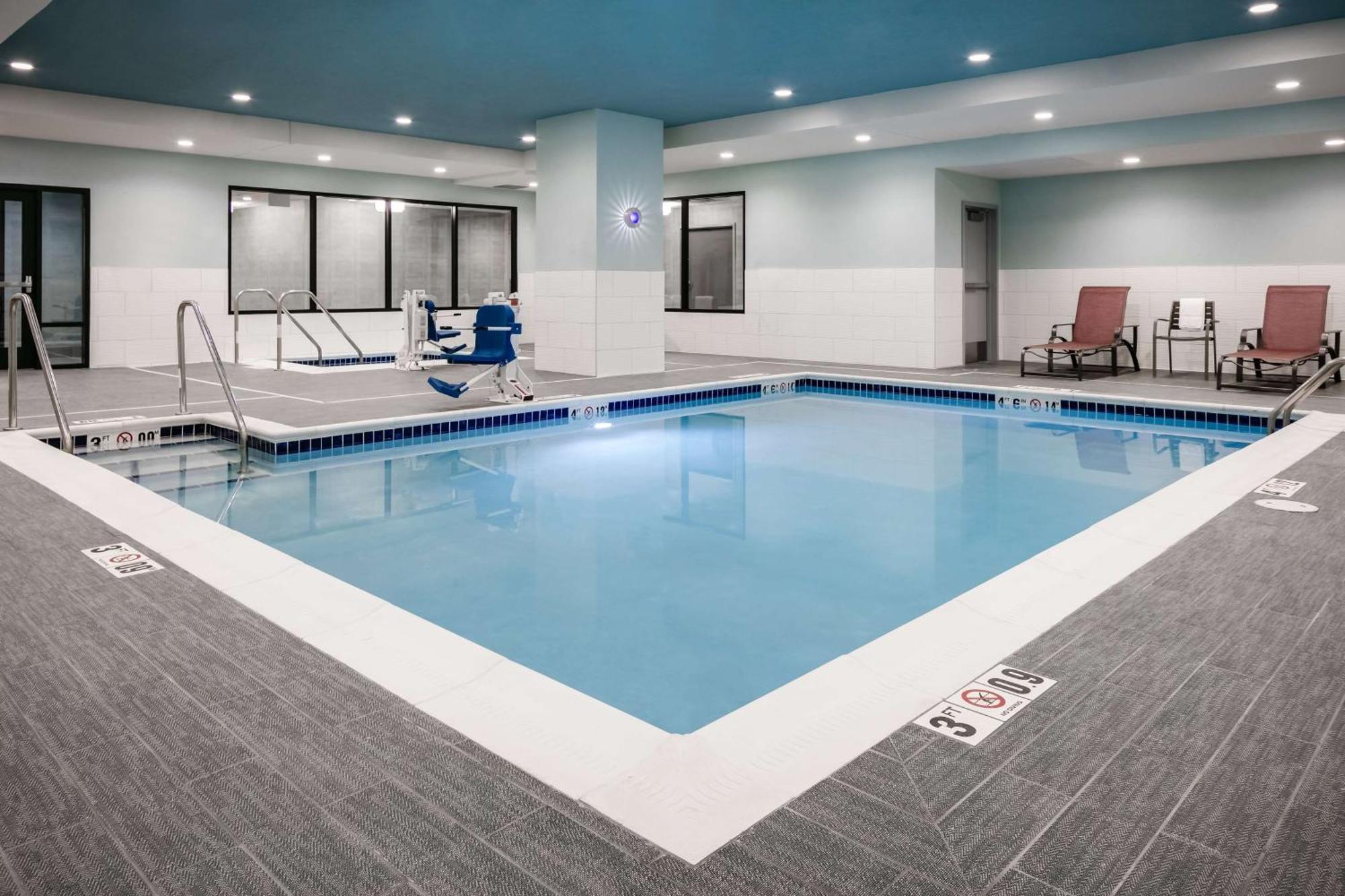 Hilton Garden Inn Iowa City Downtown University Экстерьер фото