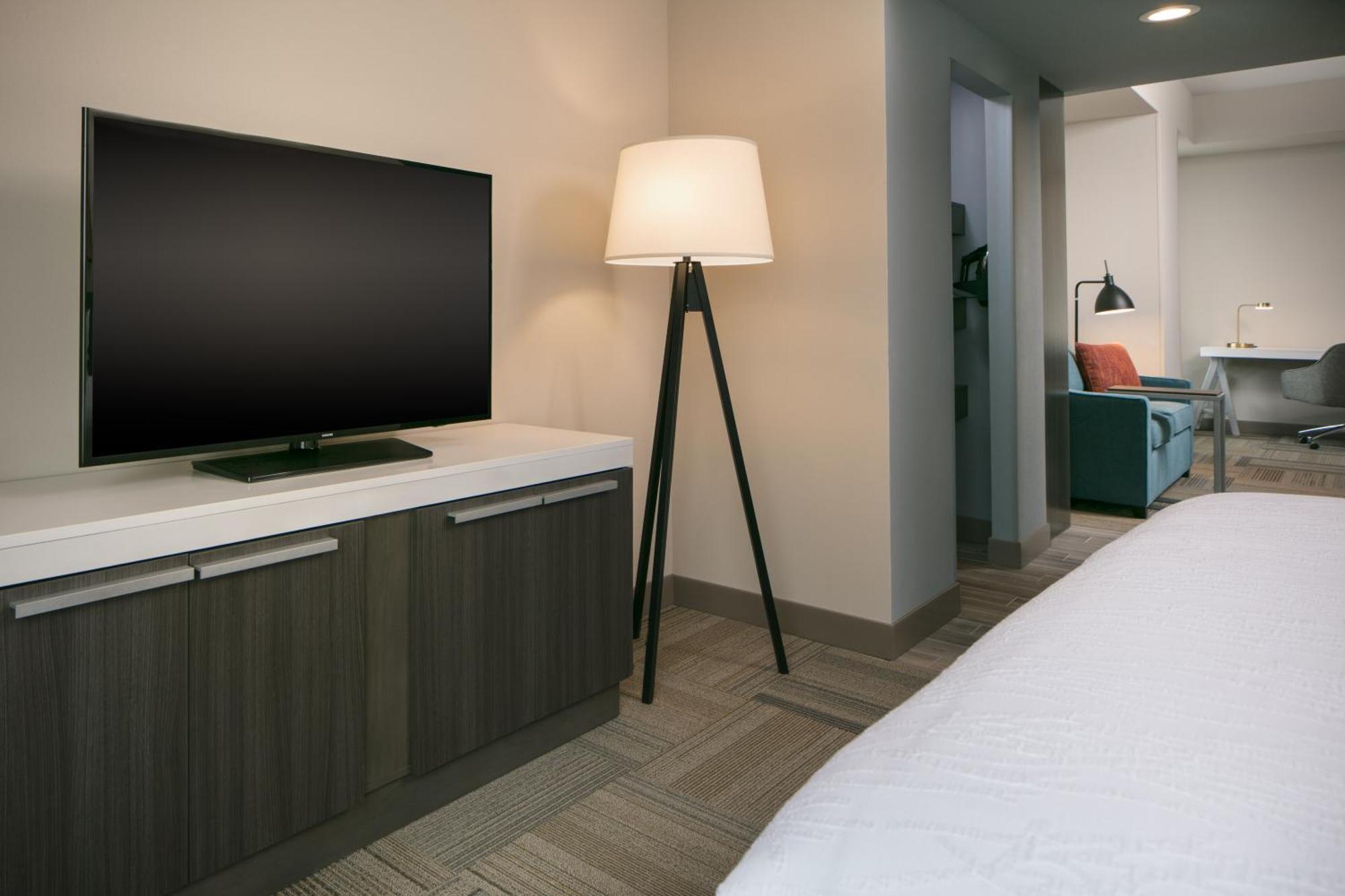 Hilton Garden Inn Iowa City Downtown University Экстерьер фото
