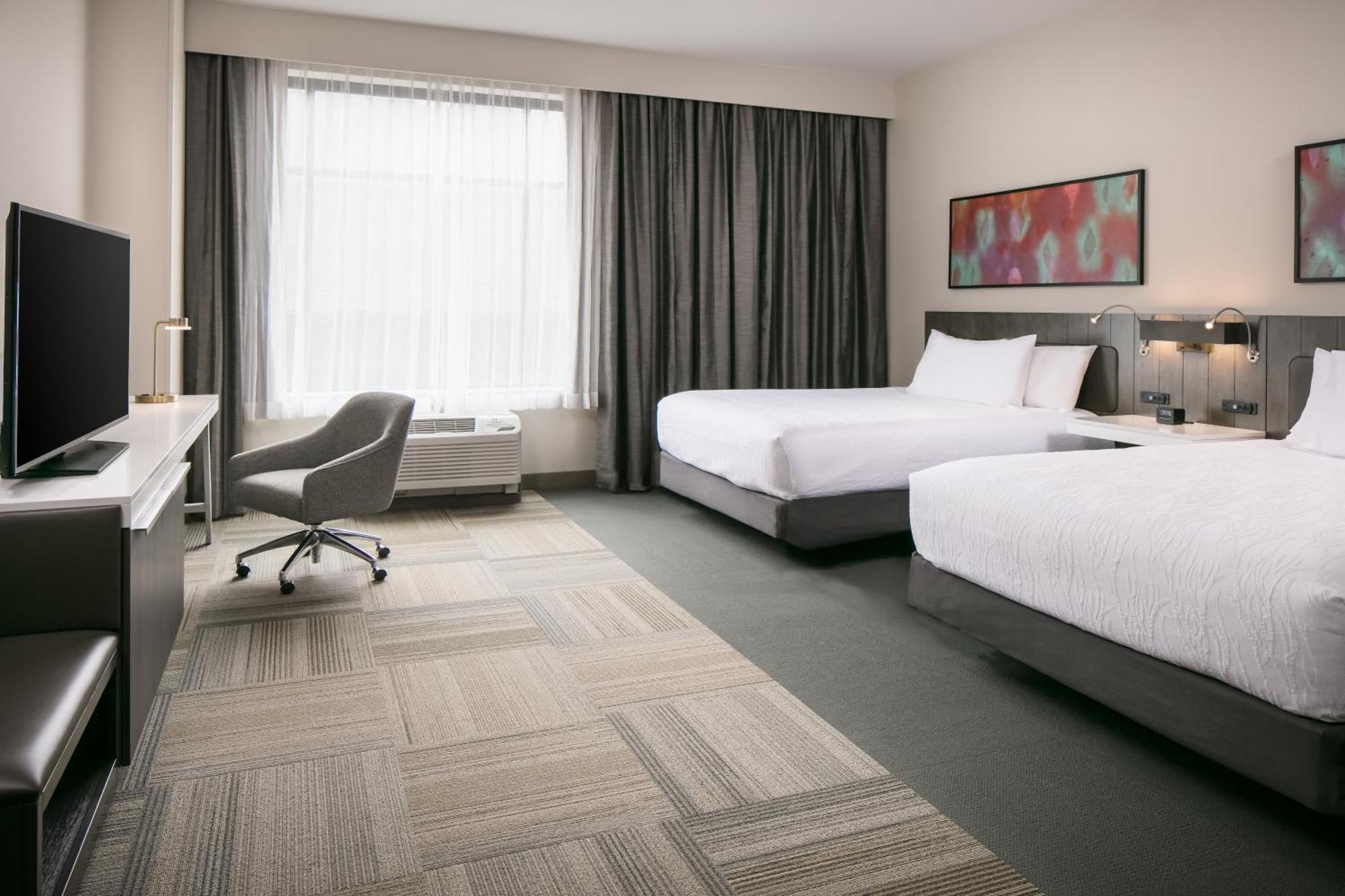 Hilton Garden Inn Iowa City Downtown University Экстерьер фото